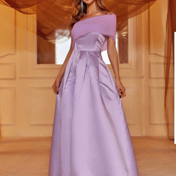 New dress m size - Picture 1 of 3